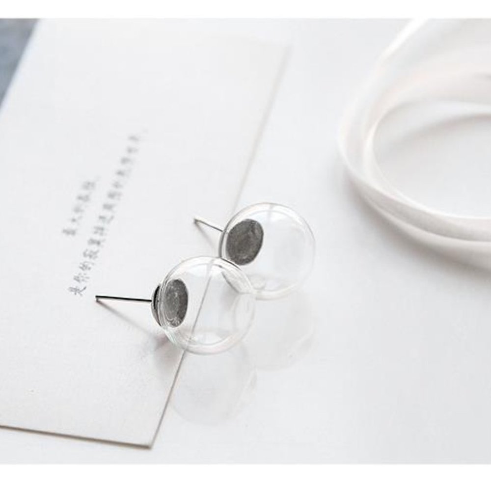 "Personal Bubble" Minimalist Transparent Earrings - Picture 4 of 6